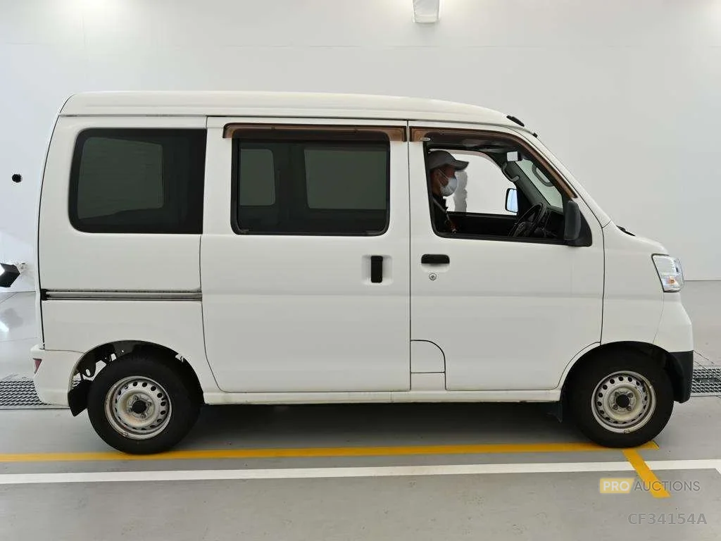 Daihatsu Hijet Cargo S321V 2020
